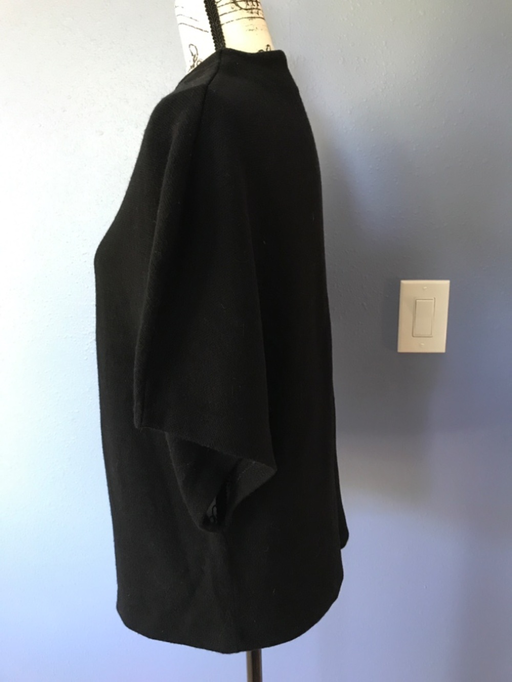 Wool Frances Valentine shrug - Picture 2 of 8